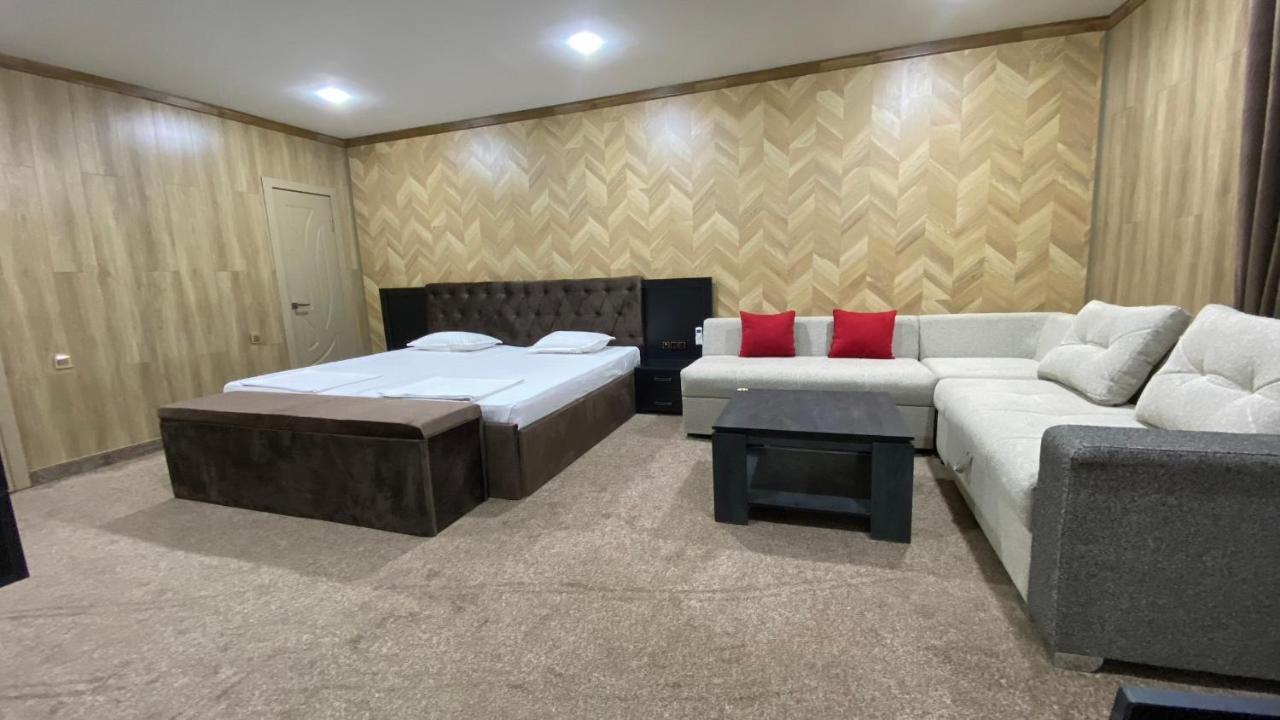 Jinju Hotel Tashkent Bagian luar foto